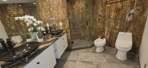 300 S Pointe Drive Miami Beach FL 33139