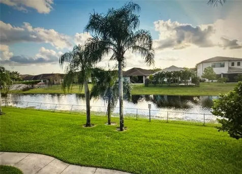 1200 SW 113th Terrace Pembroke Pines FL 33025