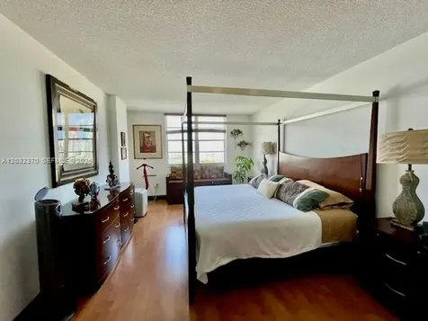 Sunny Isles Beach FL 33160