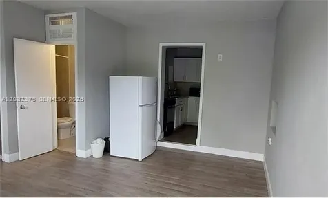 3735 NW 21st Court Miami FL 33142