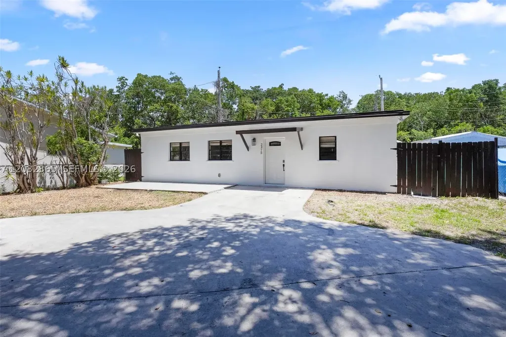 2475 NE 137th Street North Miami Beach FL 33181