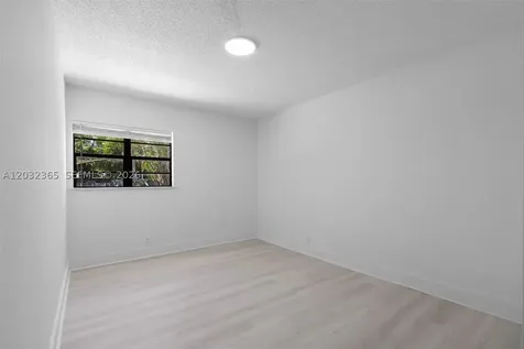 2475 NE 137th Street North Miami Beach FL 33181