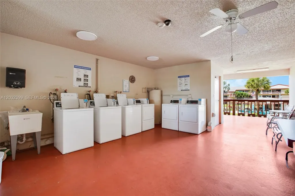 5300 Washington Street Hollywood FL 33021