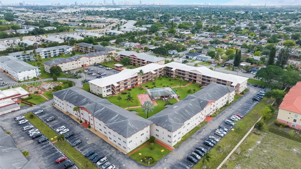 5300 Washington Street Hollywood FL 33021