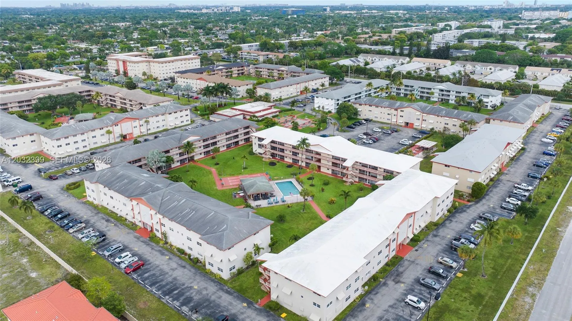 5300 Washington Street Hollywood FL 33021