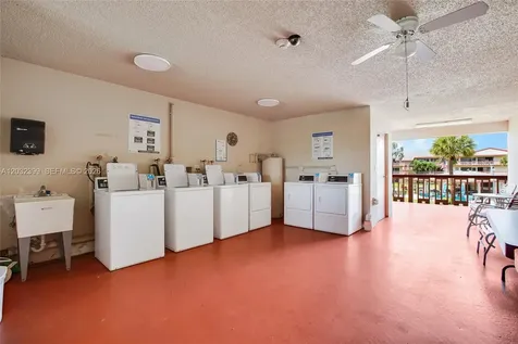 5300 Washington Street Hollywood FL 33021