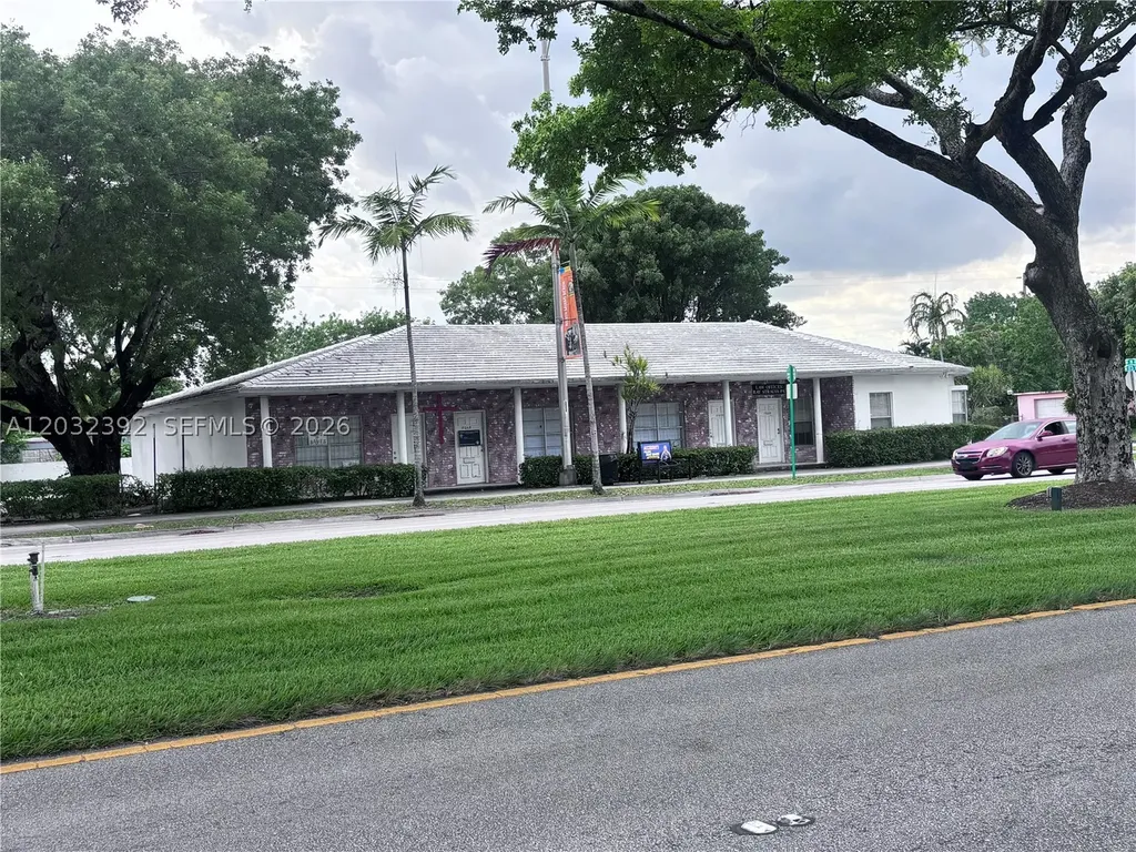 17280 NE 19th Avenue North Miami Beach FL 33162