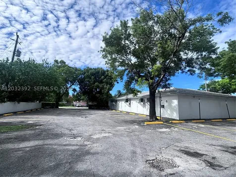 17280 NE 19th Avenue North Miami Beach FL 33162