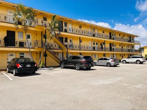 2880 NE 203rd Street Aventura FL 33180