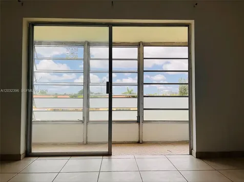 2880 NE 203rd Street Aventura FL 33180