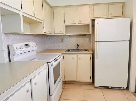 2880 NE 203rd Street Aventura FL 33180