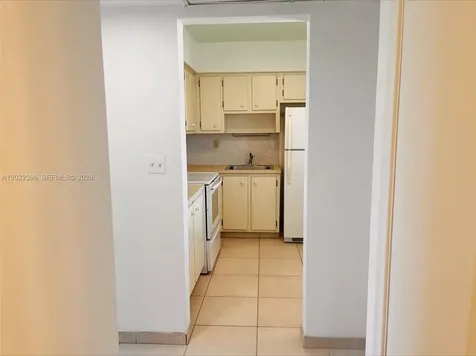 2880 NE 203rd Street Aventura FL 33180