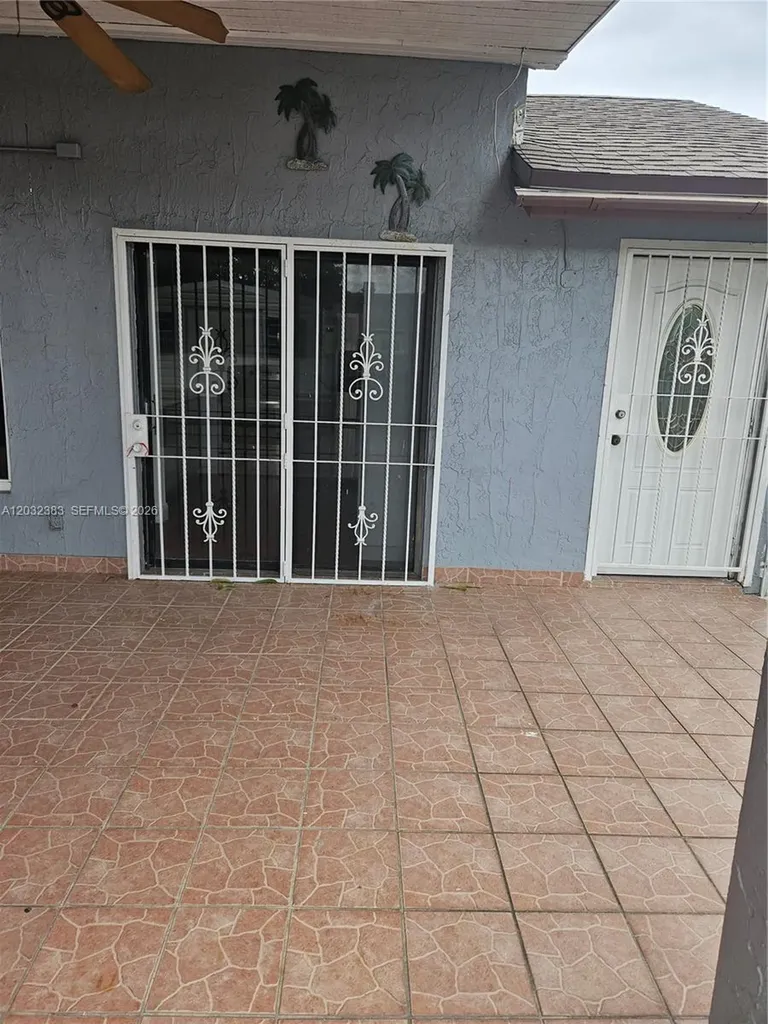 9890 NW 80th Place Hialeah Gardens FL 33016