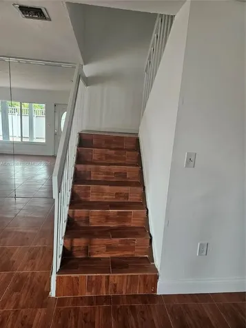 9890 NW 80th Place Hialeah Gardens FL 33016