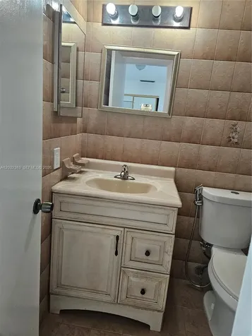9890 NW 80th Place Hialeah Gardens FL 33016