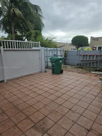 9890 NW 80th Place Hialeah Gardens FL 33016