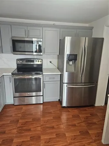 9890 NW 80th Place Hialeah Gardens FL 33016