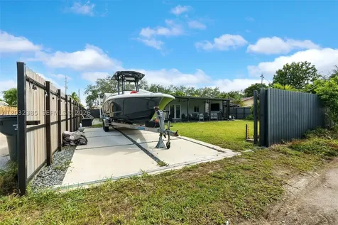 4621 Johnson Street Hollywood FL 33021
