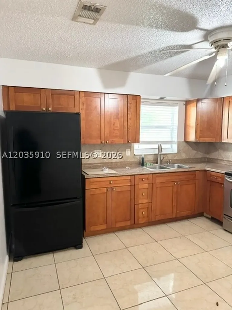 356 SW 2nd Place Pompano Beach FL 33060
