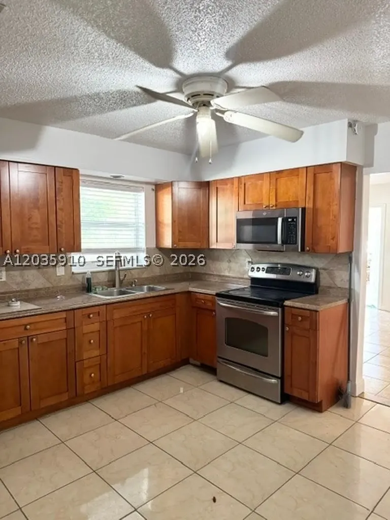 356 SW 2nd Place Pompano Beach FL 33060