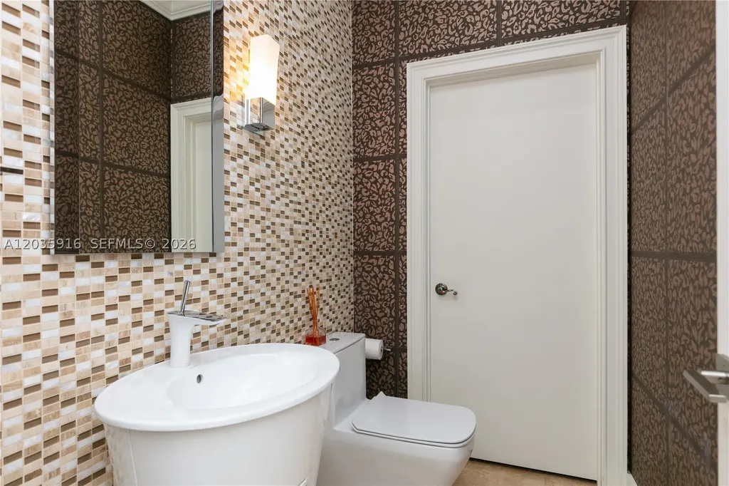 954 Sanibel Drive Hollywood FL 33019