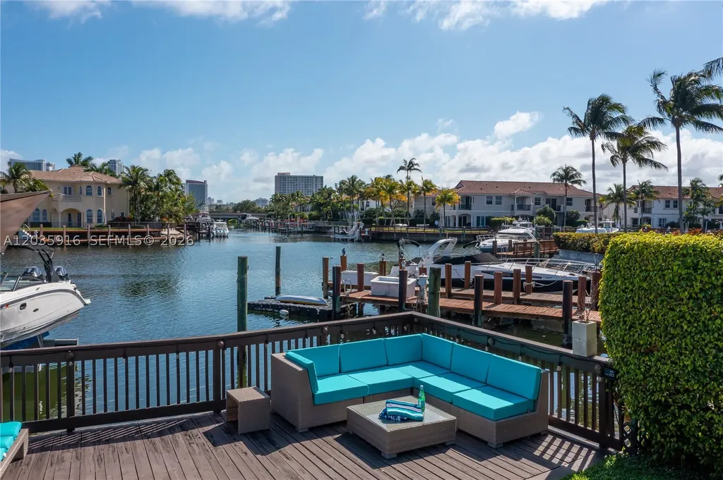 954 Sanibel Drive Hollywood FL 33019