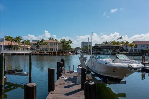 954 Sanibel Drive Hollywood FL 33019