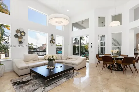 954 Sanibel Drive Hollywood FL 33019