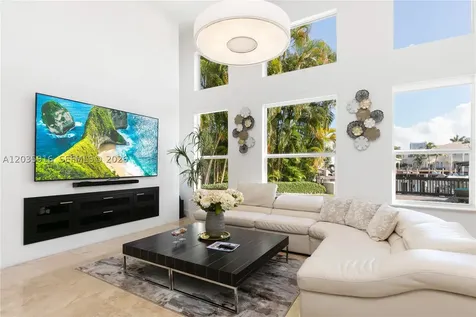 954 Sanibel Drive Hollywood FL 33019
