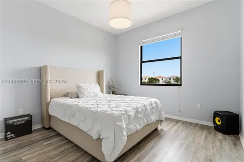 612 NE 193rd Street Miami FL 33179