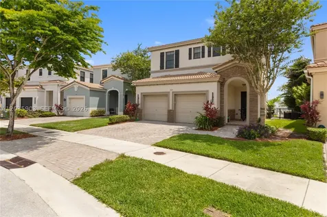612 NE 193rd Street Miami FL 33179
