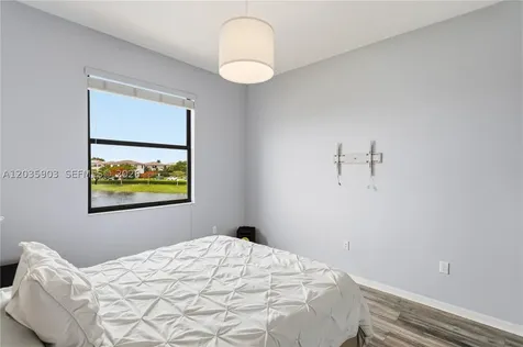 612 NE 193rd Street Miami FL 33179