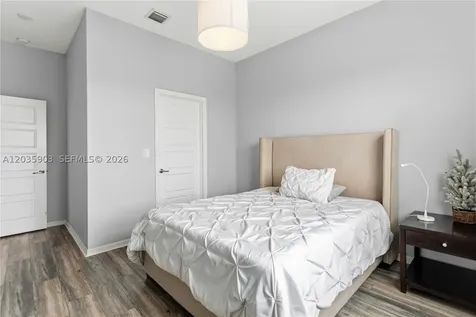 612 NE 193rd Street Miami FL 33179