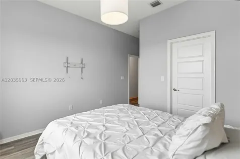 612 NE 193rd Street Miami FL 33179