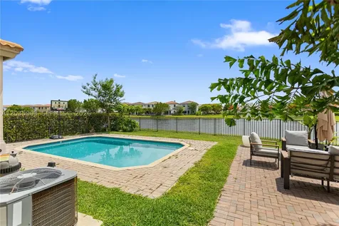 612 NE 193rd Street Miami FL 33179
