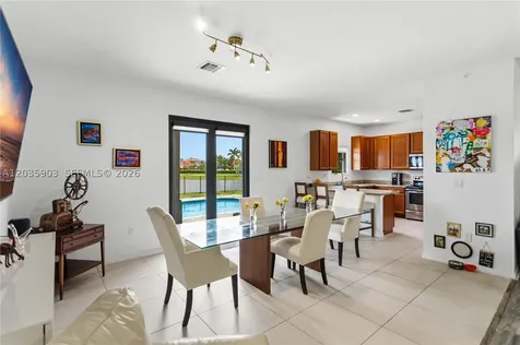 612 NE 193rd Street Miami FL 33179