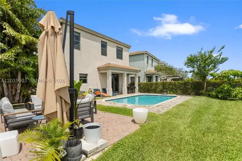 612 NE 193rd Street Miami FL 33179