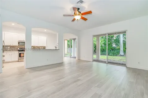 4413 W Whitewater Avenue Weston FL 33332