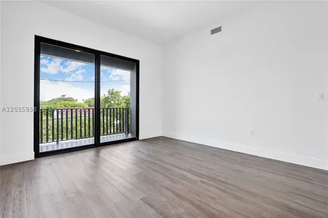 440 E 16th Street Hialeah FL 33010