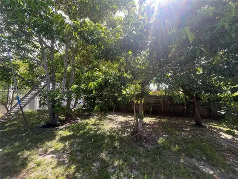 314 SW 79th Way North Lauderdale FL 33068