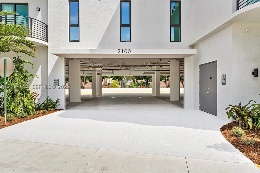 2100 Miami Road Fort Lauderdale FL 33316
