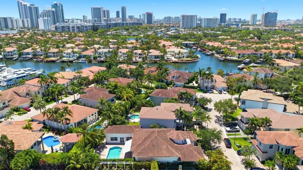 1205 Seagull Terrace Hollywood FL 33019