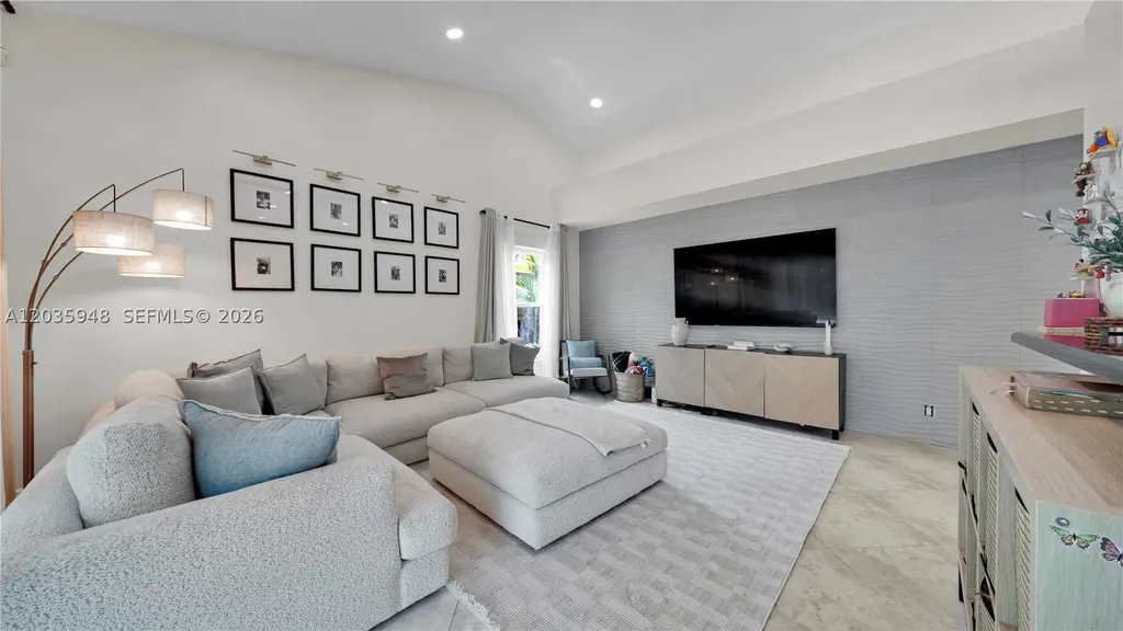 10602 NW 49th Place Coral Springs FL 33076