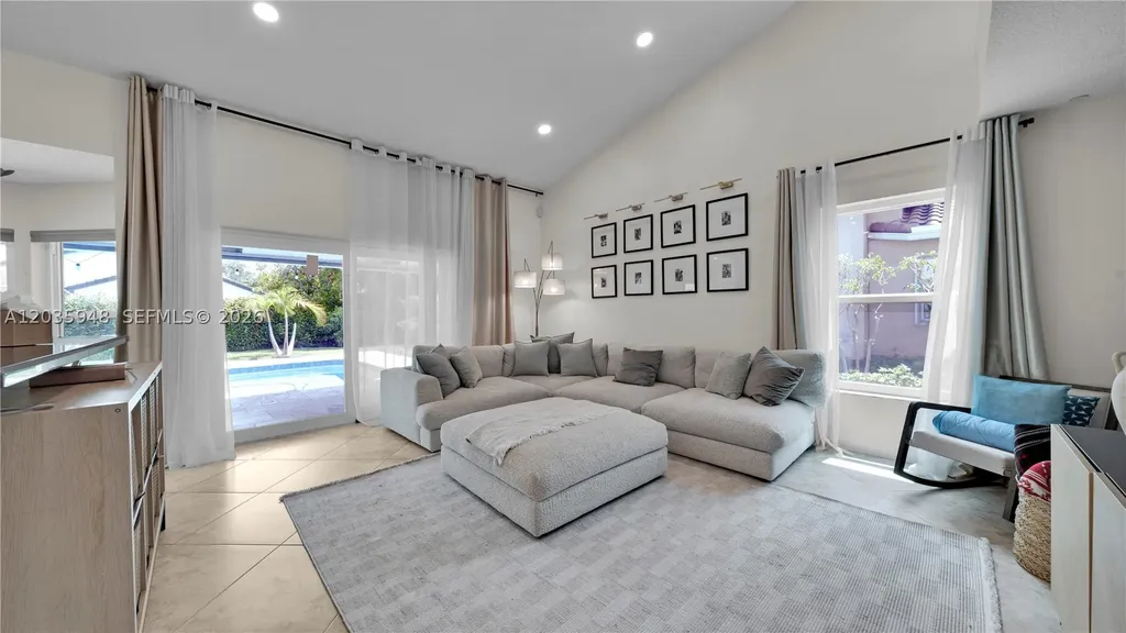 10602 NW 49th Place Coral Springs FL 33076