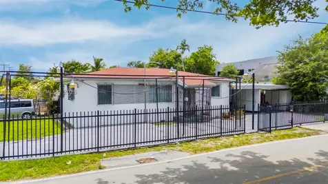 2300 NW 9th Street Miami FL 33125