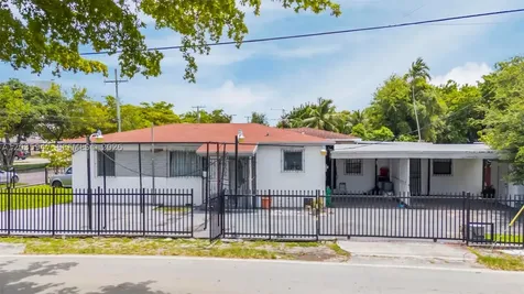 2300 NW 9th Street Miami FL 33125