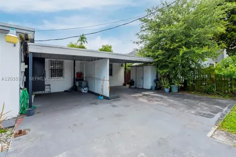 2300 NW 9th Street Miami FL 33125