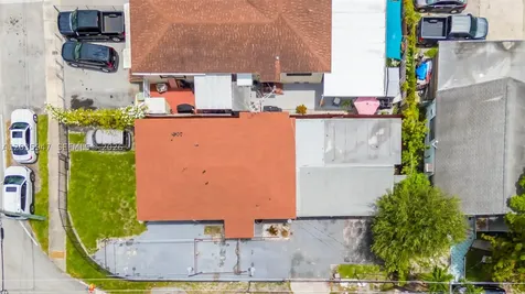 2300 NW 9th Street Miami FL 33125