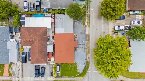 2300 NW 9th Street Miami FL 33125