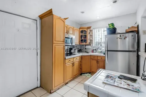 2300 NW 9th Street Miami FL 33125